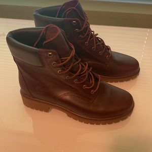 Womens Timberland boots size 9(US)